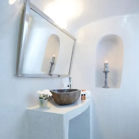 Amaya Castro Caldera View-outdoor Hot Tub Oia Santorini Tholos (Santorini)